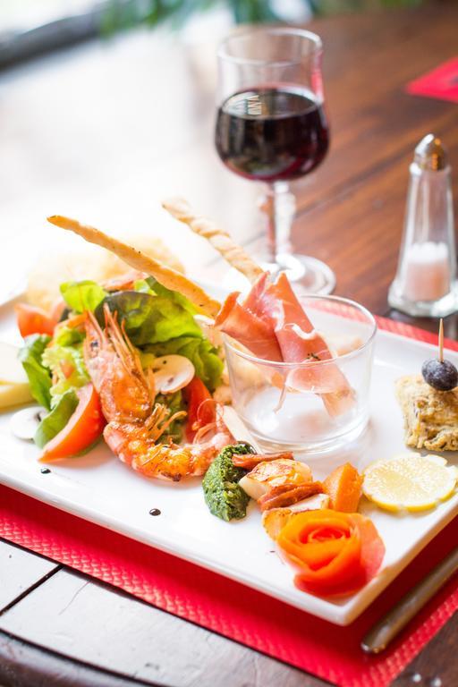 Hotel Restaurant Le Central Шаторенар Экстерьер фото